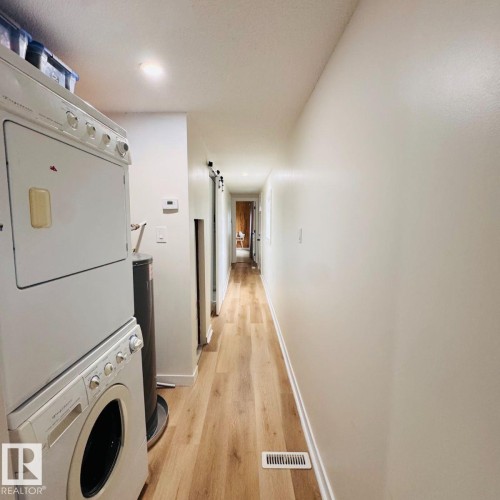 Image quality insufficient for description - 8 The Parkway Northwest, Edmonton, AB - Indoor Photo Showing Laundry Room