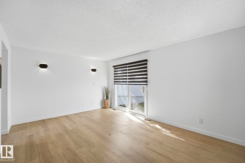 21 Lakewood Village Nw, Edmonton, AB 