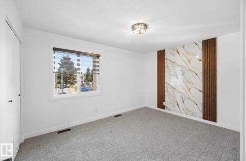 21 Lakewood Village Nw, Edmonton, AB 