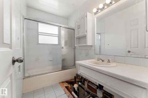 12352 St Albert Trail Nw, Edmonton, AB 