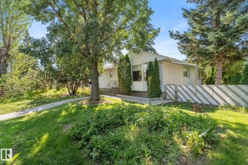 12352 St Albert Trail Nw, Edmonton, AB 