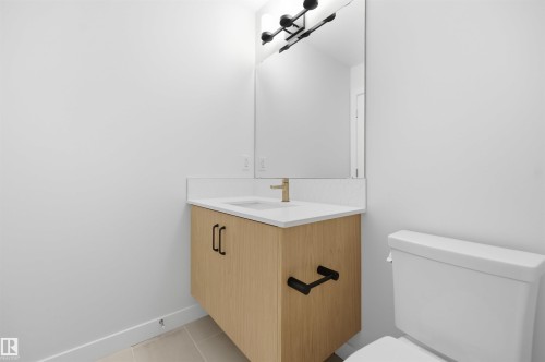 Shared 4pc Bathroom - 3038 Dixon Landing Sw, Edmonton, AB 