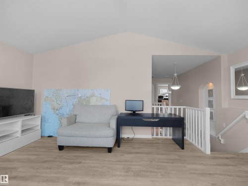 614 Layton Crest Nw, Edmonton, AB - Indoor