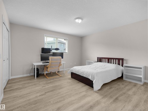614 Layton Crest Nw, Edmonton, AB - Indoor Photo Showing Bedroom