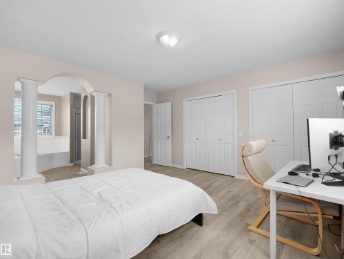614 Layton Crest Nw, Edmonton, AB - Indoor Photo Showing Bedroom