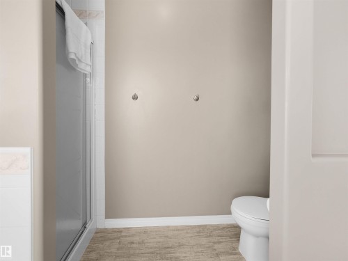 614 Layton Crest Nw, Edmonton, AB - Indoor Photo Showing Bathroom