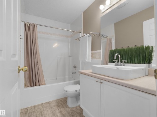 614 Layton Crest Nw, Edmonton, AB - Indoor Photo Showing Bathroom