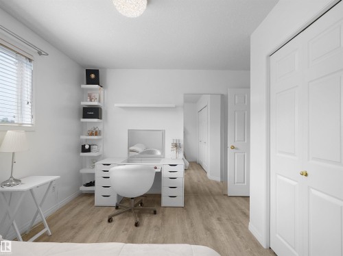 614 Layton Crest Nw, Edmonton, AB - Indoor Photo Showing Office