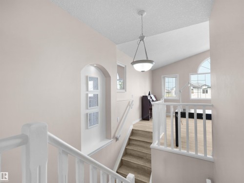 614 Layton Crest Nw, Edmonton, AB - Indoor Photo Showing Other Room