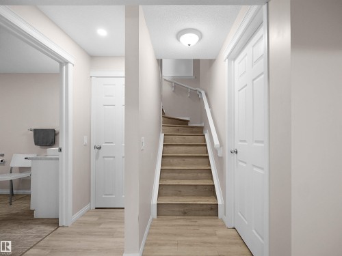 614 Layton Crest Nw, Edmonton, AB - Indoor Photo Showing Other Room