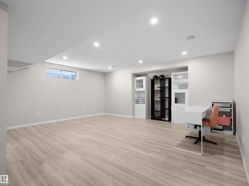 614 Layton Crest Nw, Edmonton, AB - Indoor