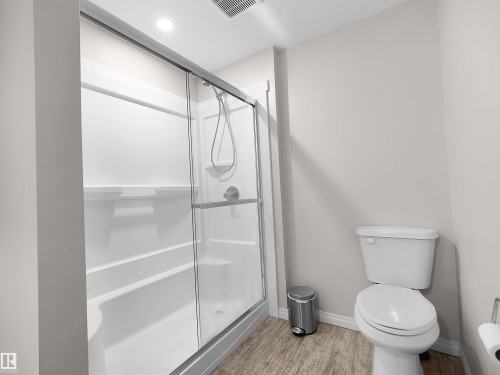 614 Layton Crest Nw, Edmonton, AB - Indoor Photo Showing Bathroom
