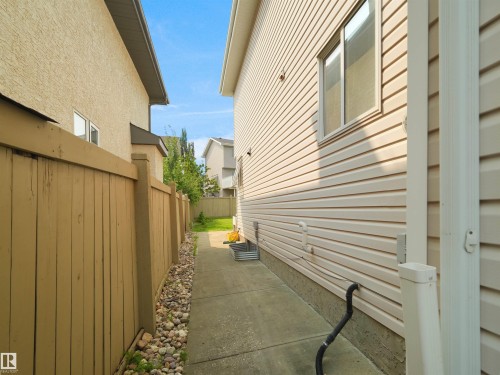 614 Layton Crest Nw, Edmonton, AB - Outdoor With Exterior