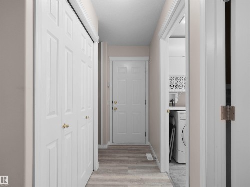 614 Layton Crest Nw, Edmonton, AB - Indoor Photo Showing Other Room