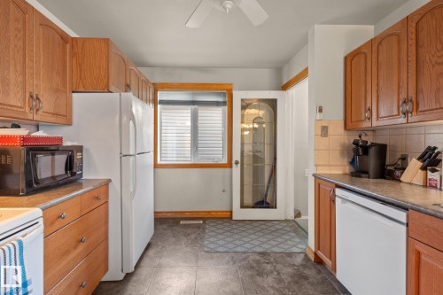 9719 65 Avenue Nw, Edmonton, AB 