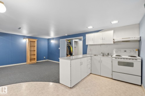 9719 65 Avenue Nw, Edmonton, AB 