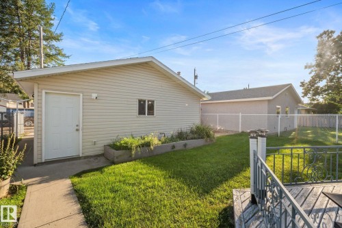 9719 65 Avenue Nw, Edmonton, AB 