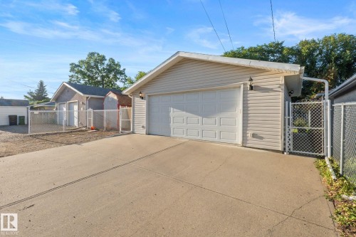 9719 65 Avenue Nw, Edmonton, AB 