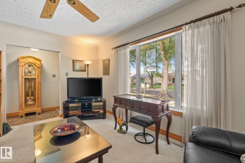 9719 65 Avenue Nw, Edmonton, AB 