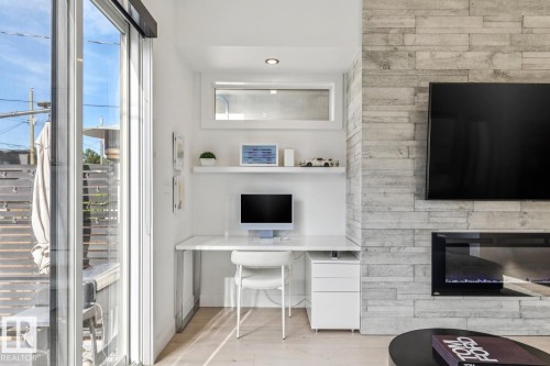 9323 75 Avenue Nw, Edmonton, AB 