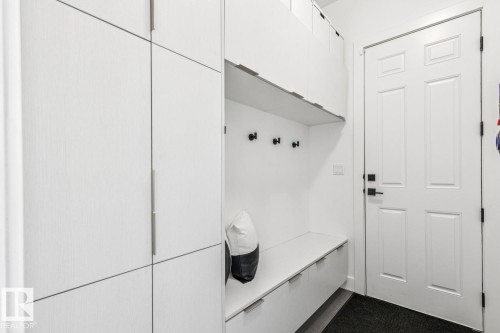 9323 75 Avenue Nw, Edmonton, AB 
