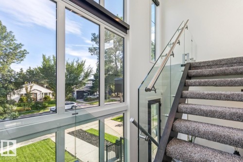 9323 75 Avenue Nw, Edmonton, AB 