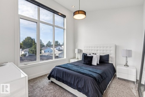 9323 75 Avenue Nw, Edmonton, AB 