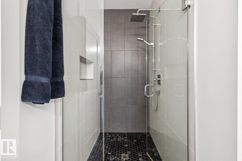 9323 75 Avenue Nw, Edmonton, AB 