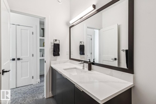 9323 75 Avenue Nw, Edmonton, AB 