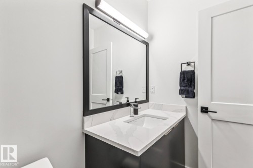 9323 75 Avenue Nw, Edmonton, AB 