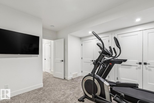 9323 75 Avenue Nw, Edmonton, AB 