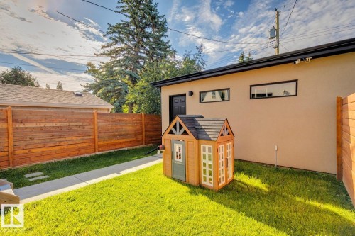 9323 75 Avenue Nw, Edmonton, AB 
