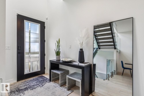9323 75 Avenue Nw, Edmonton, AB 