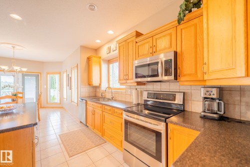 7707 166 Avenue Nw, Edmonton, AB 