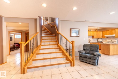 7707 166 Avenue Nw, Edmonton, AB 