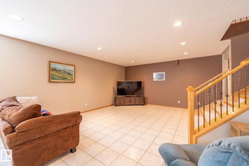 7707 166 Avenue Nw, Edmonton, AB 