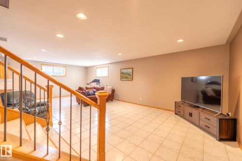 7707 166 Avenue Nw, Edmonton, AB 