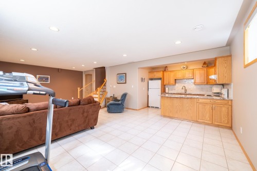 7707 166 Avenue Nw, Edmonton, AB 