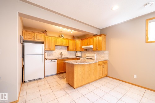 7707 166 Avenue Nw, Edmonton, AB 