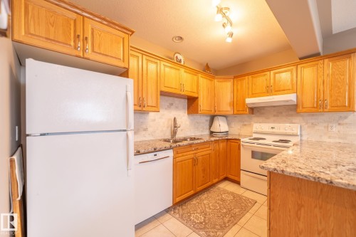 7707 166 Avenue Nw, Edmonton, AB 