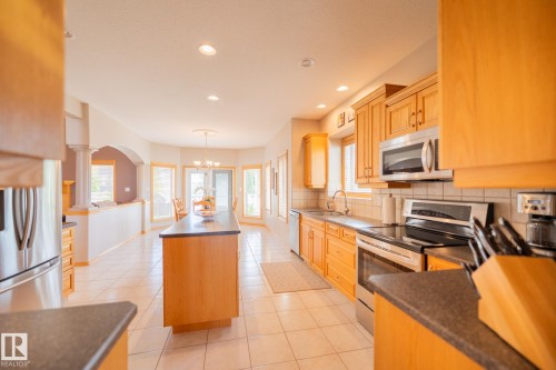 7707 166 Avenue Nw, Edmonton, AB 