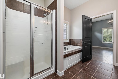 4044 Crowsnest Crescent, Sherwood Park, AB - Indoor Photo Showing Bathroom