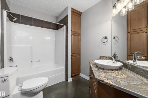 4044 Crowsnest Crescent, Sherwood Park, AB - Indoor Photo Showing Bathroom