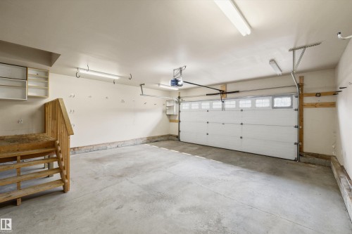4044 Crowsnest Crescent, Sherwood Park, AB - Indoor Photo Showing Garage