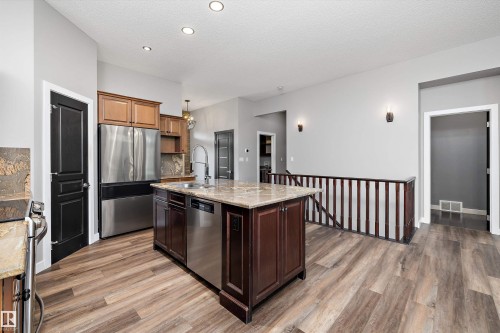 4044 Crowsnest Crescent, Sherwood Park, AB - Indoor Photo Showing Kitchen