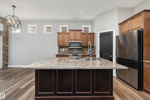 4044 Crowsnest Crescent, Sherwood Park, AB - Indoor Photo Showing Kitchen With Double Sink