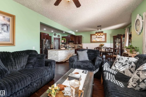 16613 58A Street Nw, Edmonton, AB 