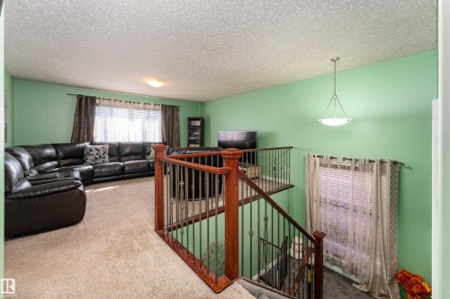 16613 58A Street Nw, Edmonton, AB 