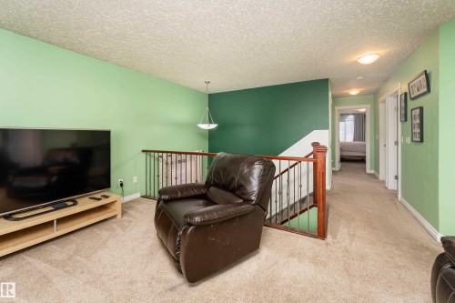 16613 58A Street Nw, Edmonton, AB 
