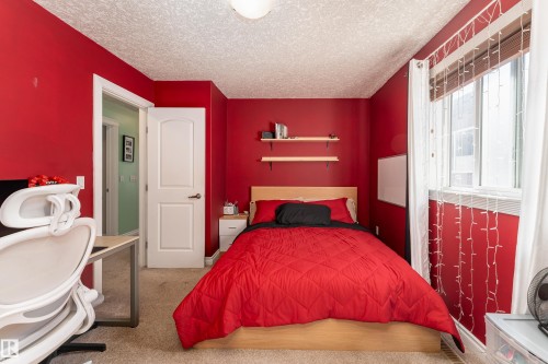 16613 58A Street Nw, Edmonton, AB 